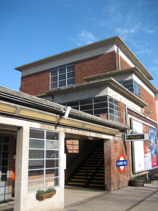 Climbing up on Sudbury Hill